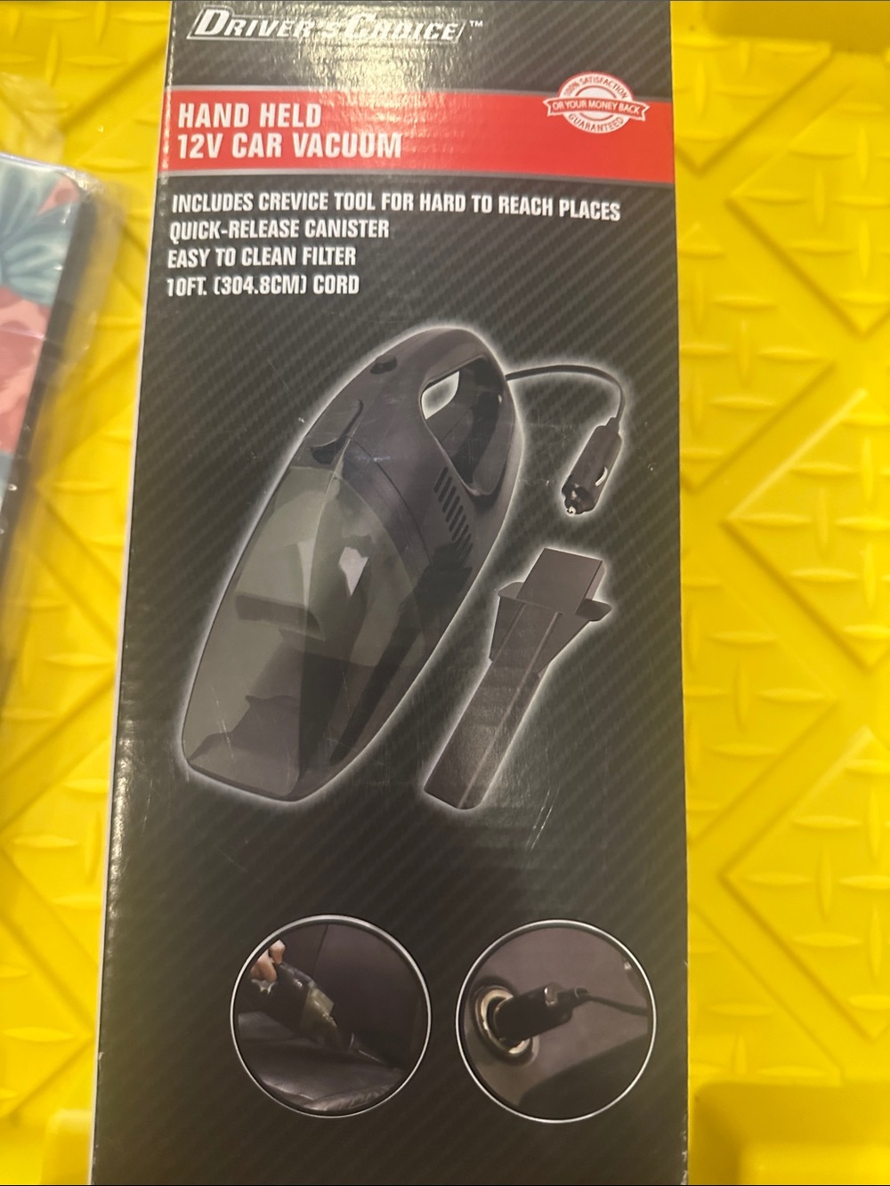 Black Handheld 12V Car Vacuum Cleaner
